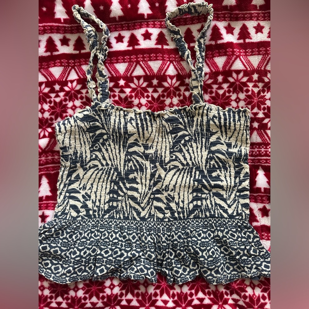 Flowy Cropped Tank - Picture 2 of 2